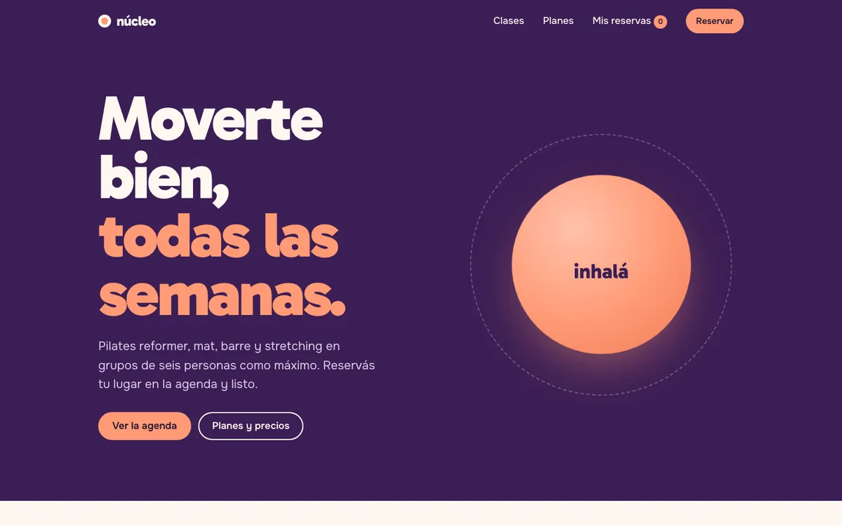 Portada de Núcleo: fondo ciruela, título en blanco y durazno y un círculo que respira