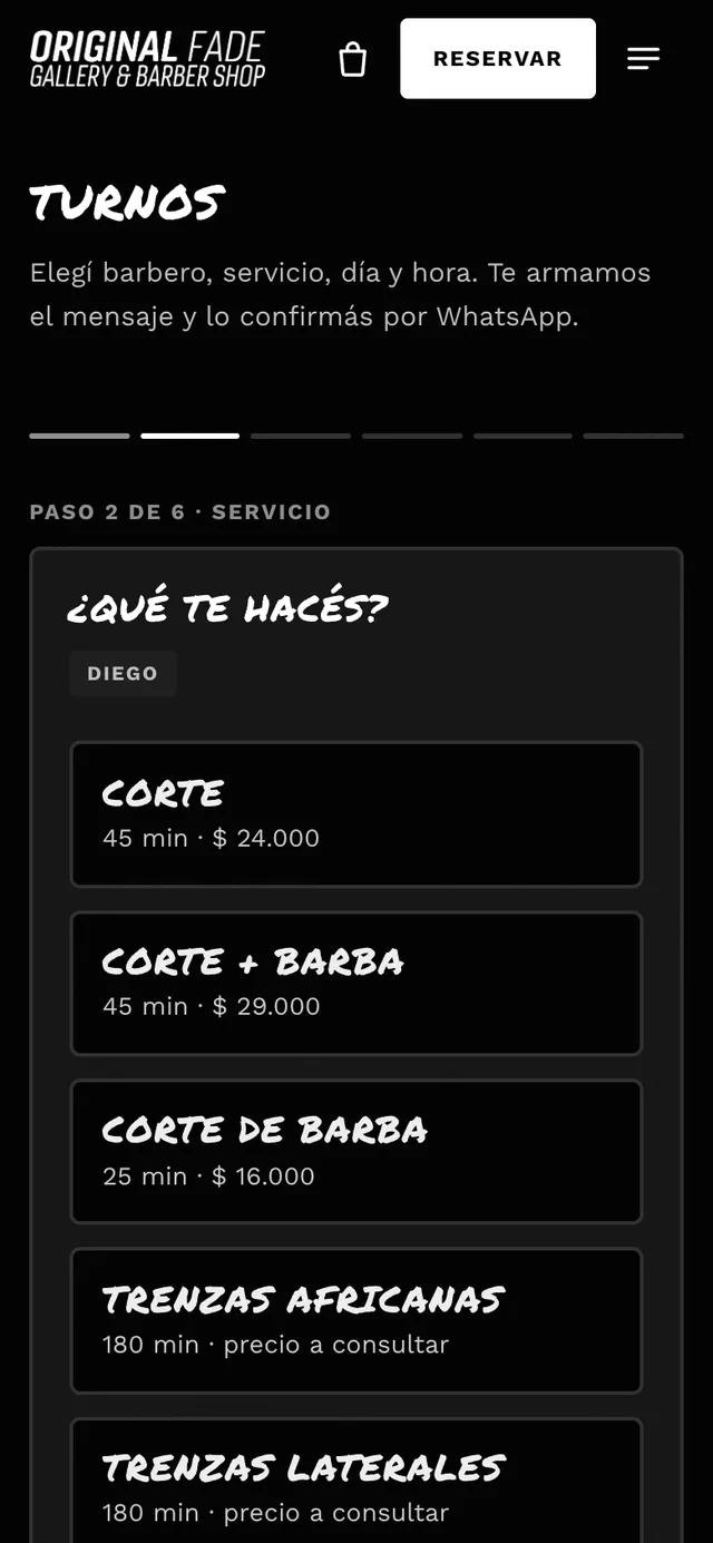 Segundo paso: elegir servicio, con duración y precio de cada uno
